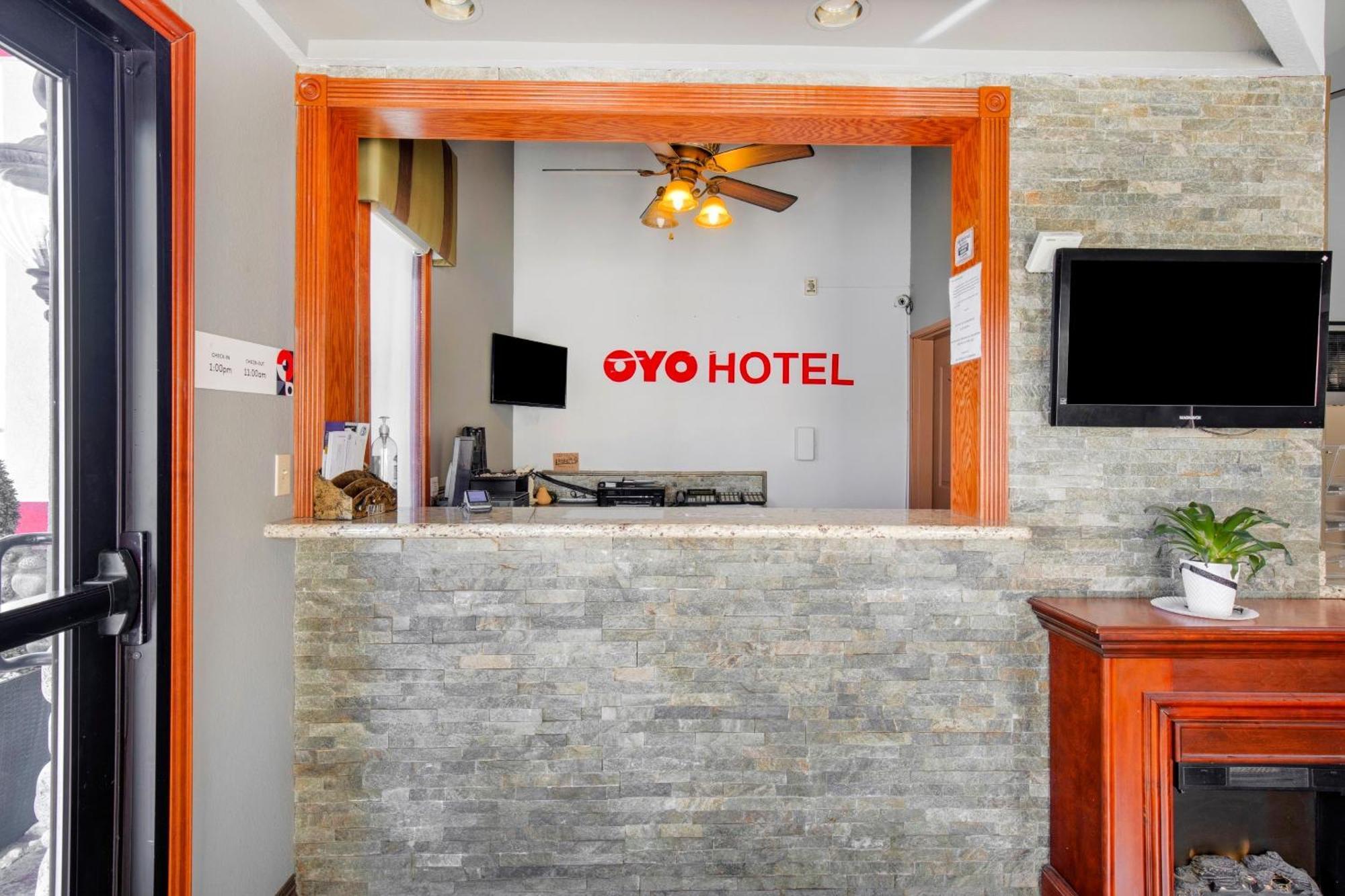 Oyo Hotel Castle Rock Co Downtown Exterior photo